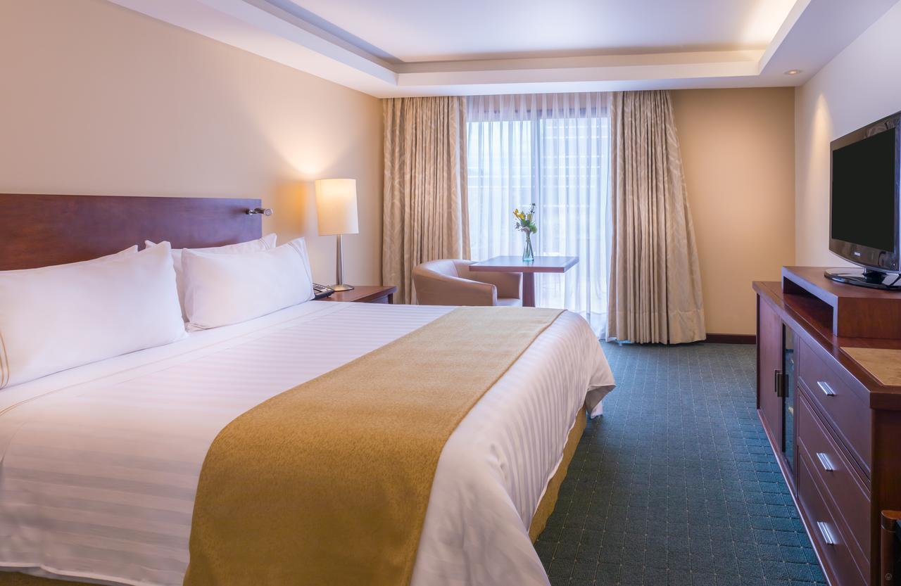 Ghl Hotel Capital Богота Екстер'єр фото A room at the hotel