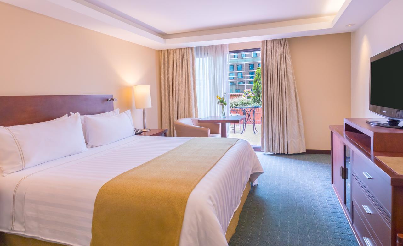 Ghl Hotel Capital Богота Екстер'єр фото A room at the hotel