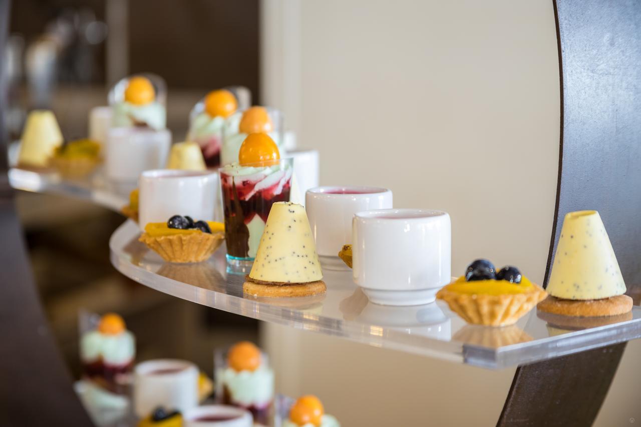 Ghl Hotel Capital Богота Екстер'єр фото A selection of desserts