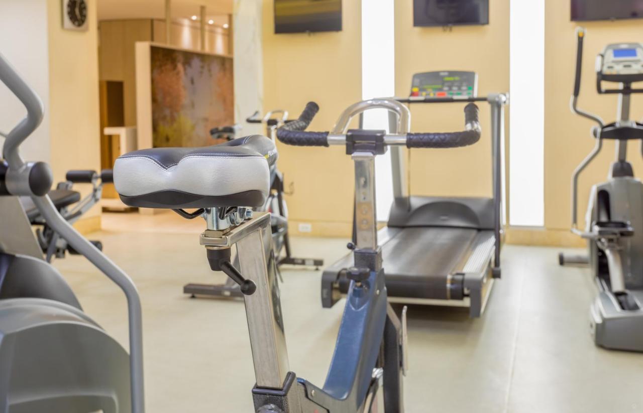 Ghl Hotel Capital Богота Екстер'єр фото The gym at the hotel